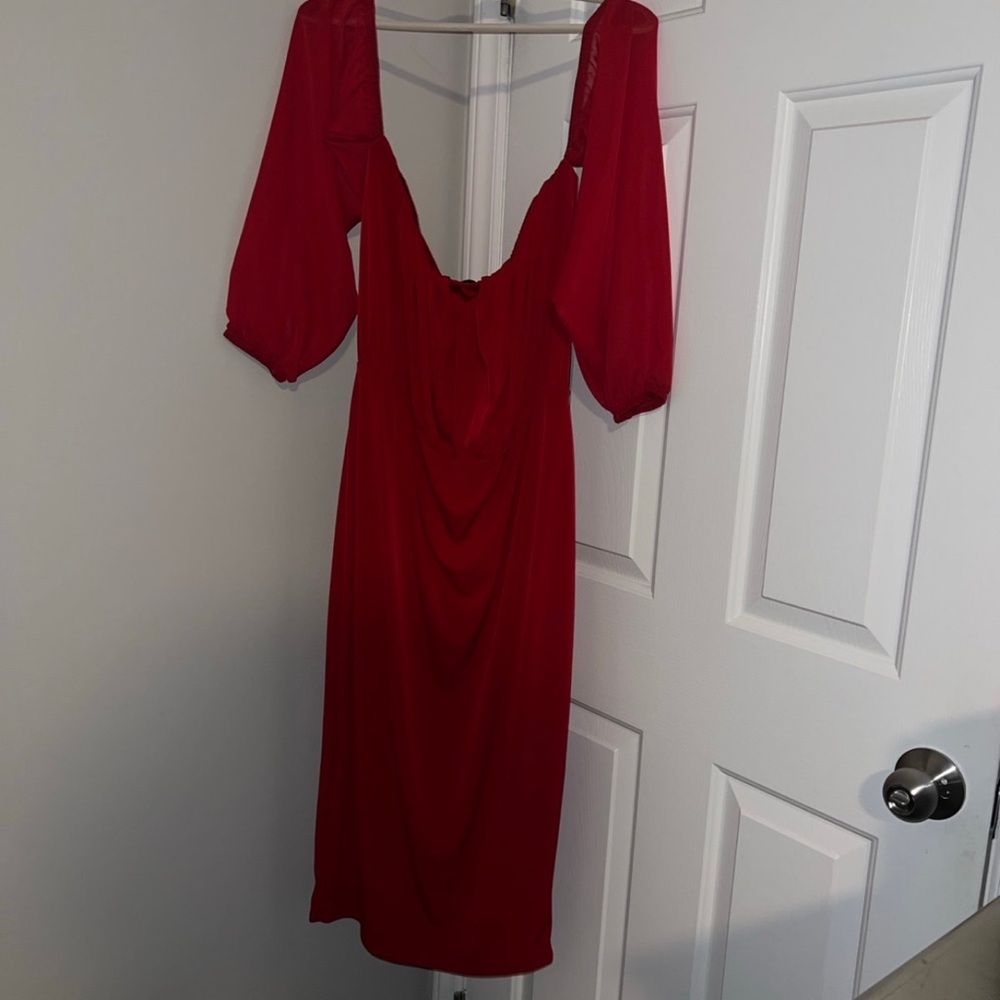 Curvy Sense Puff-Sleeve Midi Dress